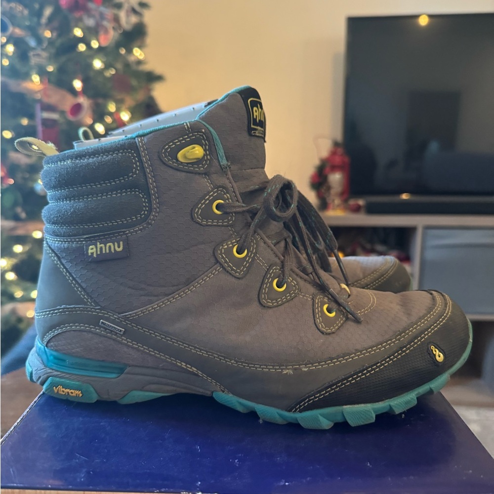 Ahnu Kids Boots - Gray and Teal